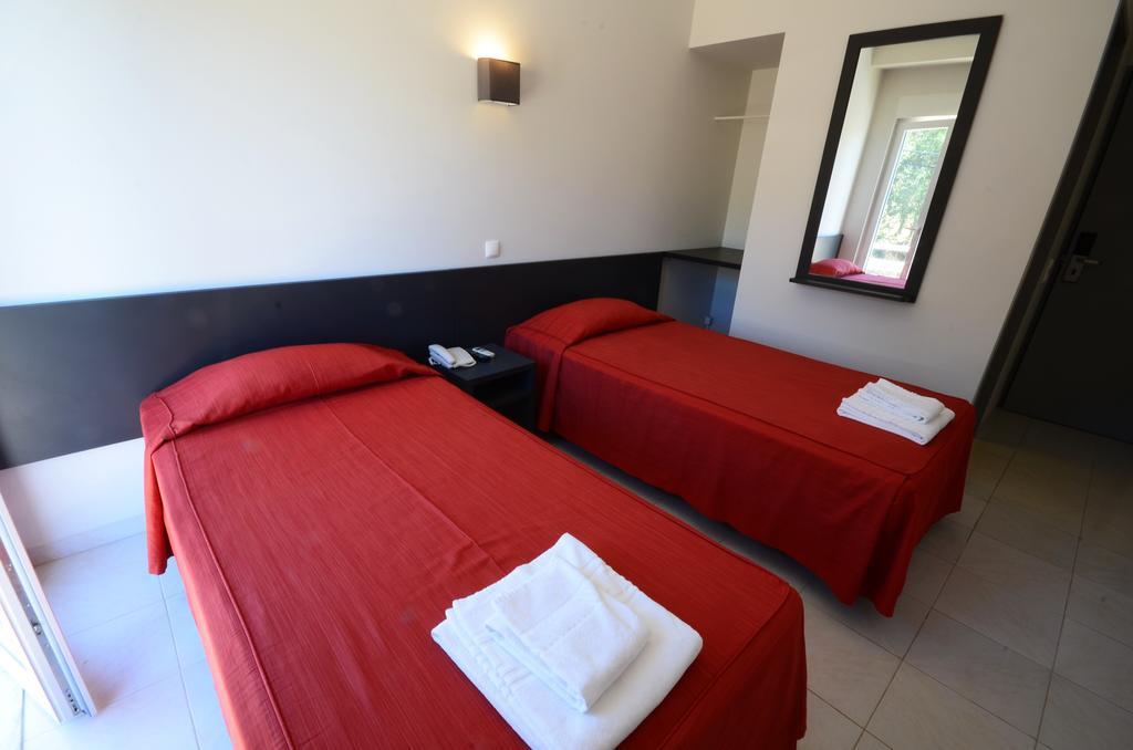 Guest House Boliqueime Luaran gambar
