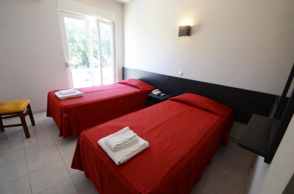 Guest House Boliqueime Luaran gambar