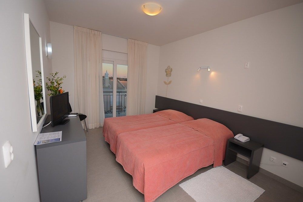Guest House Boliqueime Luaran gambar